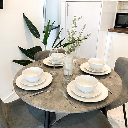 1-Bedroom Apartments In Shoreditch, Old Street, Hoxton ロンドン エクステリア 写真