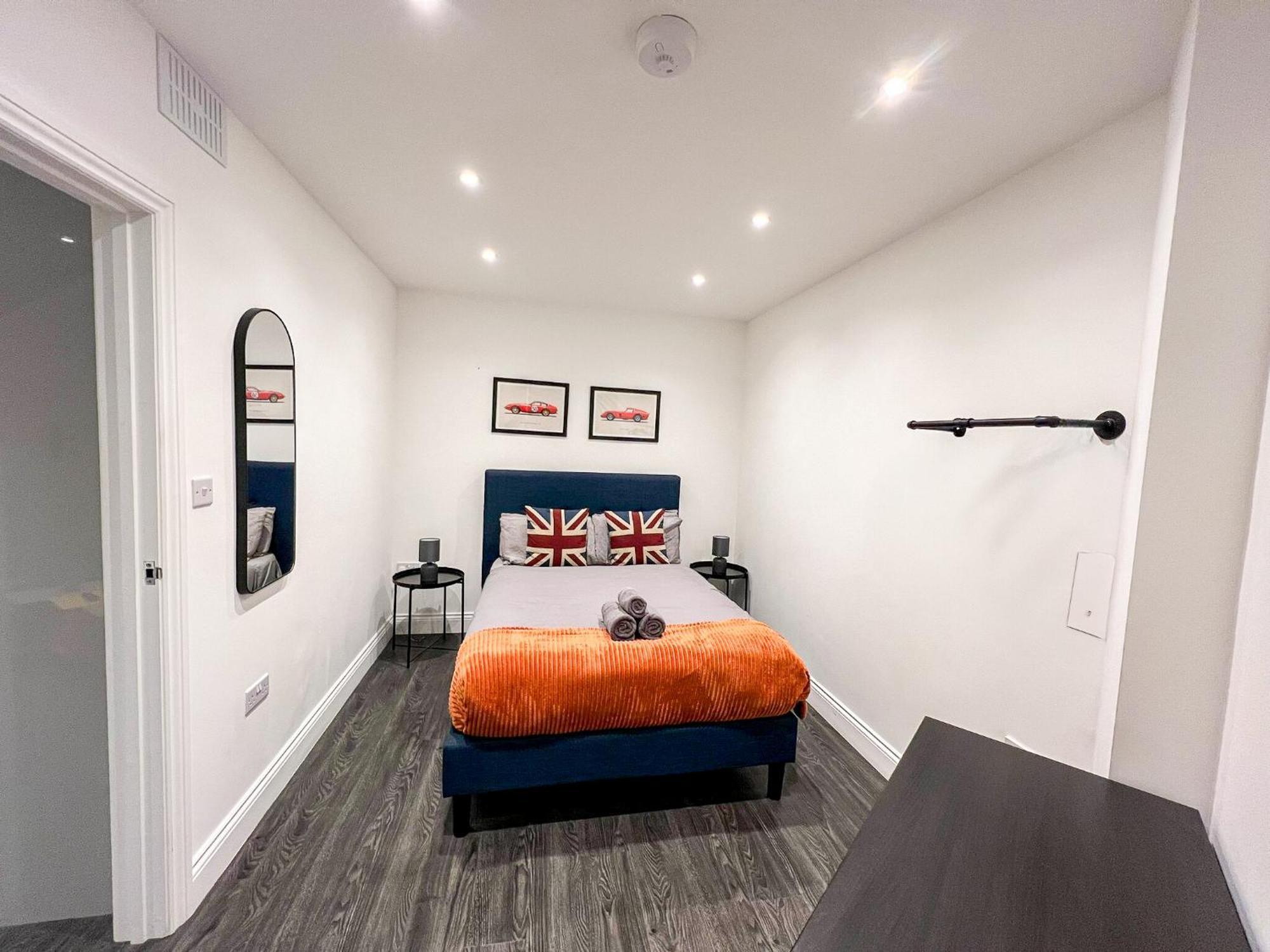 1-Bedroom Apartments In Shoreditch, Old Street, Hoxton ロンドン エクステリア 写真