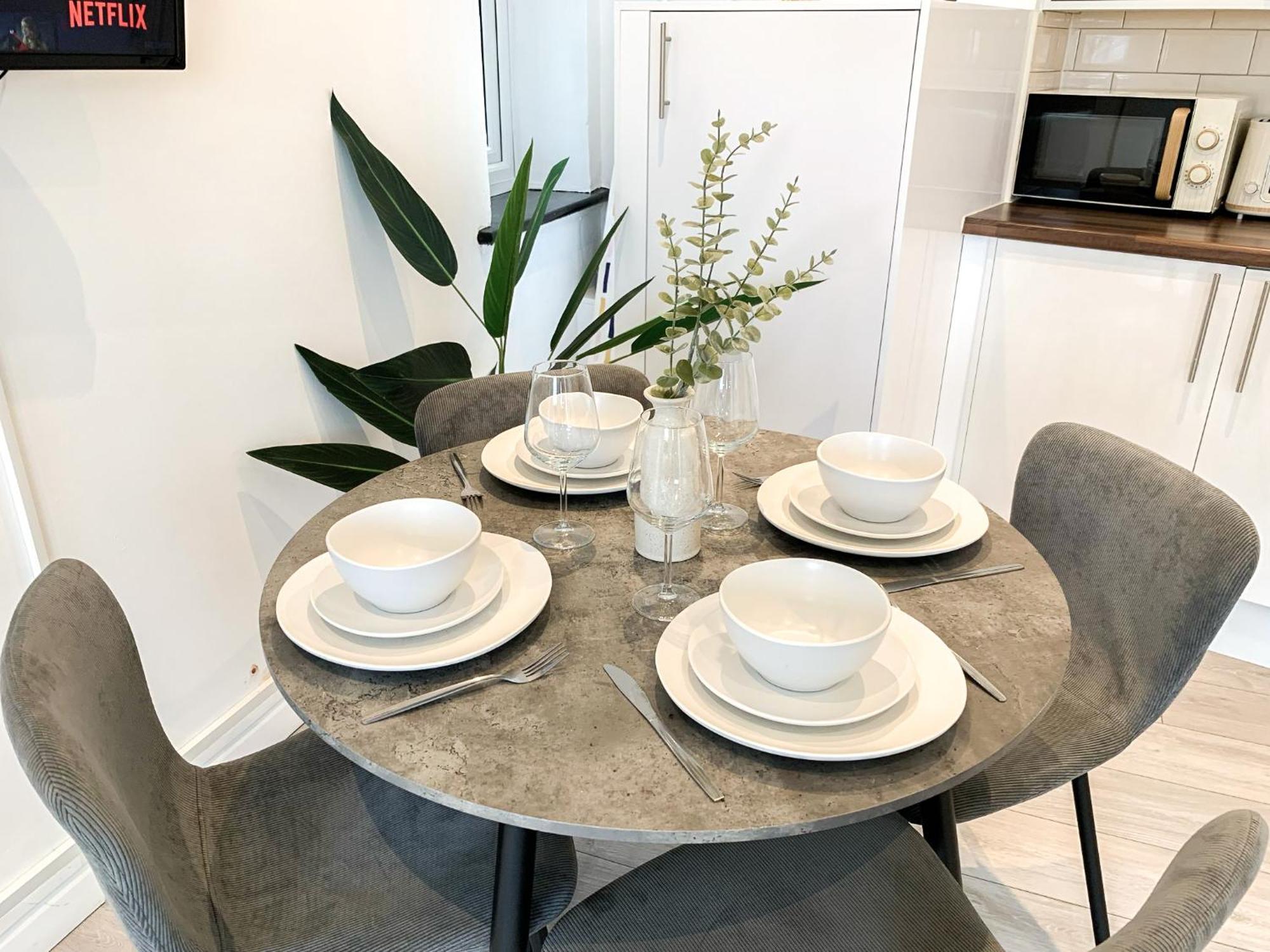 1-Bedroom Apartments In Shoreditch, Old Street, Hoxton ロンドン エクステリア 写真